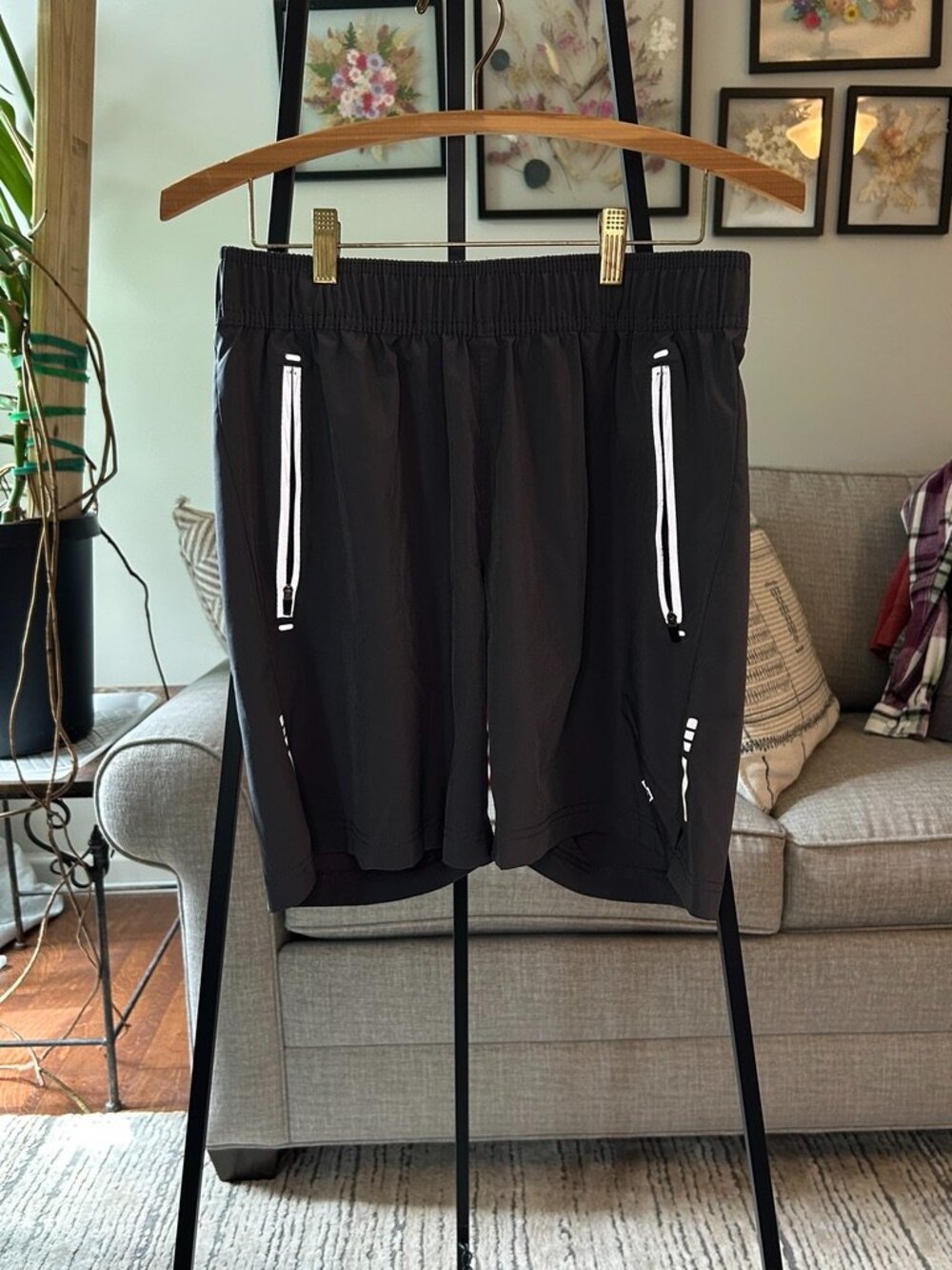 Men's Black Athletic Shorts White Zip Pockets Elastic Waist Performance